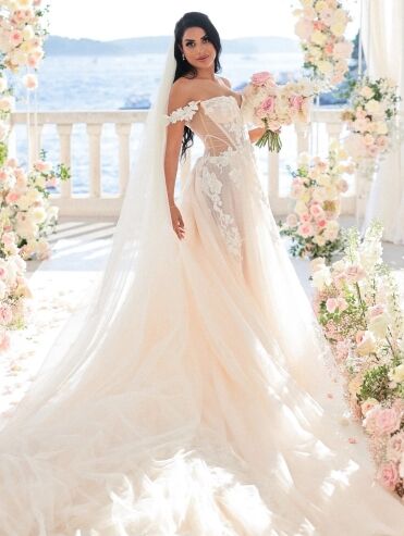 ivory lace fishtail wedding dress Lace Spaghetti Straps Mermaid Wedding Dress With Train C0020, White