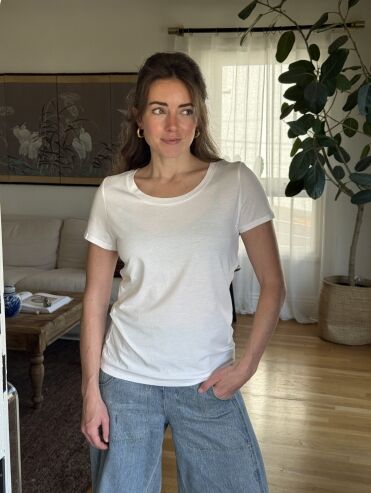 I Tested The Best Organic Cotton T-Shirts For 2026 - The Good Trade